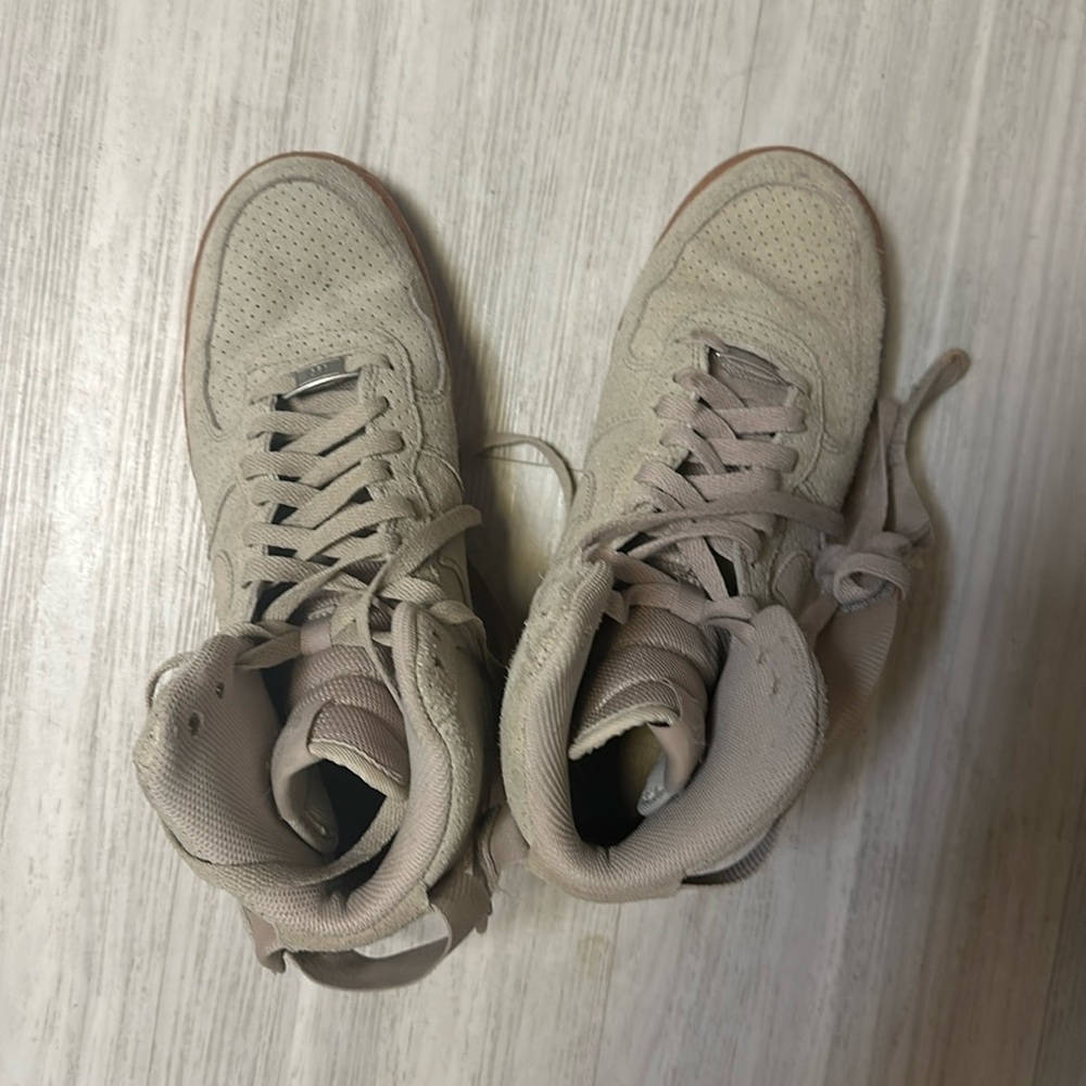 Nike AF1 tan suede